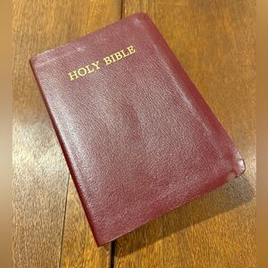 DADS ESTATE SALE: Bonded leather large print King James Bible